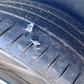 Nhiều ô tô thủng lốp vì mảnh kim loại sắc nhọn trên cao tốc Đà Nẵng - Quảng Ngãi