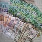 Hành khách đi tàu liên tục bỏ quên tiền, từ ngàn USD tới hàng trăm triệu