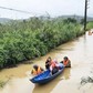 Mưa lớn gây ngập sâu ở Bảo Lộc, cảnh sát giải cứu kịp thời 16 người mắc kẹt