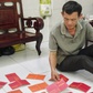 Bị dị nghị 'bán máu', người hùng hơn 100 lần làm điều không ai ngờ