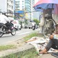 Cụ ông 86 tuổi đạp xe bán vé số, chỉ mong còn sức lo cho vợ bệnh