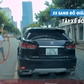 Tài xế đỗ xe sang Lexus giữa đường rồi... ngang nhiên bỏ đi