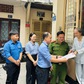 Chuyện về 'đội xung kích' chứng thực chữ ký tại nhà ở TP.HCM