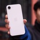 Vì sao iPhone e có giá dễ tiếp cận hơn các mẫu tiêu chuẩn?