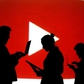 YouTube khiến giấc mơ kiếm tiền từ video ngày càng khó