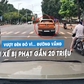 Tài xế lái xe bán tải vượt đèn đỏ vì... đường vắng, bị phạt gần 20 triệu