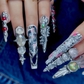 Phương Hằng trở thành thợ nail, hoàn thiện bộ móng tay mất 7 tiếng đồng hồ
