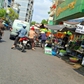 Buôn bán lấn chiếm lòng, lề đường