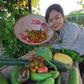 Cô gái Việt trồng vườn rau xanh tốt ở Nhật, ăn không hết còn mang tặng