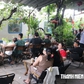 Trả tiền ngồi chờ xe lửa giữa lòng TP.HCM