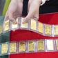 Giá vàng lao dốc, USD tăng