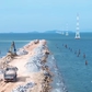 Cảng tổng hợp Hà Tiên ngày đêm thi công giữa mùa mưa