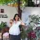 Đèn trung thu bằng hoa tươi và cách người trẻ ‘làm mới’ mùa trăng