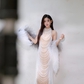 Váy đính ngọc trai tôn nét đẹp cổ điển đầy sang trọng