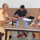Xe tải làm đổ đất trên đường Cộng Hòa: Tài xế nói 'mưa nên không hay biết'