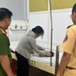 Công an Phú Quốc đưa bé 2 tuổi đi cấp cứu kịp thời bằng xe đặc chủng