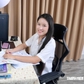 Con học lớp 5, mẹ trẻ quyết tâm học lại lớp 10