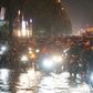 Mưa lớn, ngập nước, kẹt xe ở TP.HCM: Đường Phạm Văn Đồng ùn ứ gần 3 km