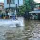 Sáng nay xuất hiện cầu vồng rồi mưa trắng trời: Khu dân cư ở TP.HCM ngập nặng