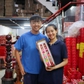 Gác lại công việc lương 30 triệu đồng/tháng, vợ chồng trẻ nối nghiệp làm đèn cầy cưới