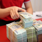 Quá nửa số tiền người lao động chi để đi làm việc ở nước ngoài 'rơi' vào tay môi giới