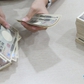 Giá USD hôm nay 8.9.2026: Tiếp tục đi xuống trong khi yen Nhật tăng vọt
