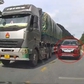 Xe sau nháy đèn xin vượt, tài xế phía trước không nhường đường có sai luật?