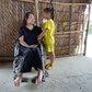 Người mẹ trẻ đơn thân bị liệt hai chân với gia cảnh khốn khó