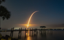 Tên lửa SpaceX đang xé toạc khí quyển và tạo nên những lỗ thủng