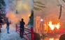 Xôn xao vì cháy trạm bán vé qua cầu Thê Húc trên hồ Hoàn Kiếm