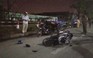 Tai nạn hy hữu: Cô gái tông trúng người đang sửa xe trên đường
