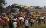 Hiện trường vụ tai nạn đường sắt thảm khốc tại Ấn Độ