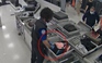 Nhân viên sân bay bị phát hiện lấy trộm đồ của hành khách tại Mỹ