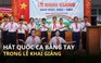 Hát Quốc ca bằng tay tại ngôi trường có lớp học ‘lặng thinh’