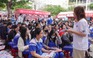 Náo nhiệt gian hàng tư vấn mùa thi Đà Nẵng, học sinh hào hứng được 'truyền lửa'