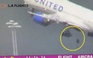 Máy bay rớt bánh xe khi đang cất cánh, Boeing vướng thêm rắc rối