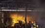 Cửa hàng FPT tại TP.HCM cháy lớn trong đêm