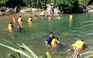 Dạy bơi miễn phí cho hàng trăm trẻ em miền núi