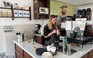 Tranh cãi vụ chủ quán cà phê cấm khách sử dụng máy tính xách tay