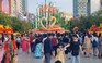 Đường hoa Nguyễn Huệ vẫn đông đúc trong ngày cuối cùng