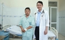 Trưa nắng, đang bốc hàng thì người tài xế rơi vào hôn mê