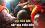 Khoảnh khắc cứu ngư dân gặp nạn trên biển trong đêm