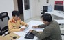 Tưởng bị phạt nguội, tài xế vượt đèn đỏ nhận thông báo không ngờ từ CSGT