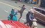 Đạp ngã xe máy giữa đường: Hành vi quá nguy hiểm!