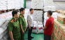 Cách thức tuồn mì chính, dầu ăn 'dỏm' ra thị trường