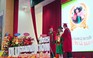 Trao bằng tốt nghiệp cho sinh viên, hiệu trưởng nói về 'chìa khóa của thành công'