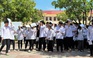 Nữ thí sinh ngất xỉu giữa sân trường sau giờ thi ngữ văn