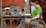 Người thầy trên chiếc xe lăn