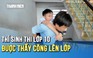 Thí sinh ngồi xe lăn được giáo viên cõng lên phòng dự thi lớp 10