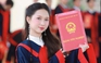 Nữ sinh ngủ quên được bố gọi thông báo điểm, vỡ òa với thành tích cao